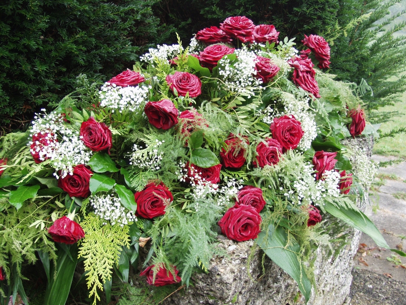 funeraire-LIEUCHE-min_roses-61203